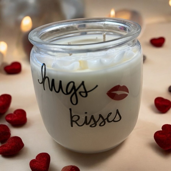 Romantic White Scented Candle 2 Wick - Picture 2 of 3